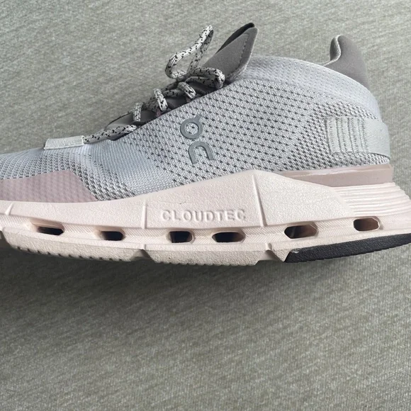 Women’s On Cloud Tennis shoes - Picture 12 of 13